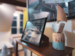 Μια τηλεόραση ή/και κέντρο ψυχαγωγίας στο Studio Les Galets Blancs +2 φωτογραφίες