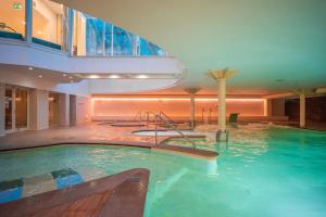 The swimming pool at or close to Residence Corallo