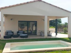 Πισίνα στο ή κοντά στο La maison de Fontarèches avec piscine proche d Uzès
