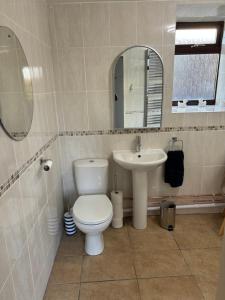 Bagno di POSTBOX CROFT With A Sea View