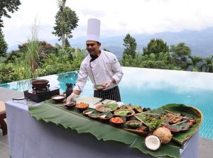 Makanan di atau berdekatan resort
