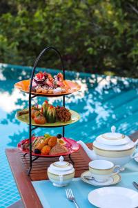 Makanan di atau berdekatan resort
