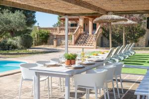 Bazén v ubytování Finca AGUILA by Mallorca Villa Selection nebo v jeho okolí