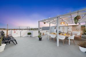 Balkón nebo terasa v ubytování Afandou Panorama Apartment
