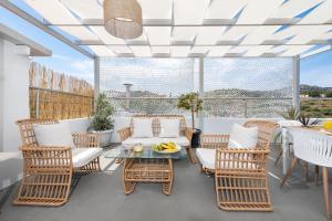 Posezení v ubytování Afandou Panorama Apartment