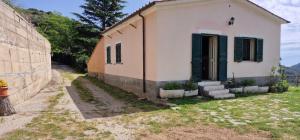 The building in which the holiday home is located