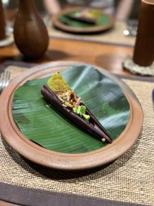 Makanan di atau berdekatan resort