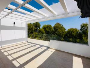 Balkon lub taras w obiekcie Calpe villa lujo playa piscina jardin barbacoa ideal familias y grupos