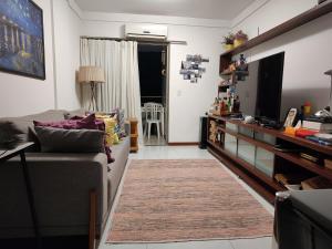 Istumisnurk majutusasutuses Hostel for One com quarto de solteiro e banheiro privativos