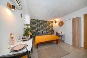 Posteľ alebo postele v izbe v ubytovaní The Lazy Monkey Hostel & Apartments