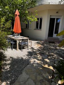 Fotografie z fotogalerie ubytování Villa Butterfly - Family apartment with garden near beach v destinaci Juan-les-Pins