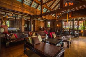 Imagem da galeria de Baankwaeom Boutique Homestay Amphawa em Ban Wat Bot