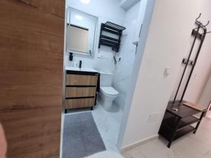 Kúpeľňa v ubytovaní Seascape - Tranquil Studio Apartment + 11 fotografií