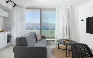 Gallery image of סוויטות עם נוף וצמודות לים במתחם SeaSide היוקרתי עם בריכה - By SEAELO EILAT in Eilat