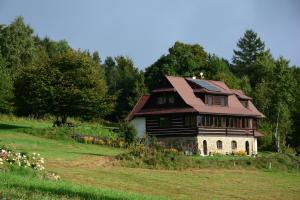 Budova, kde se farma nachází