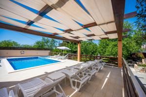 Bazén v ubytování E-M Apartments with Private pool nebo v jeho okolí