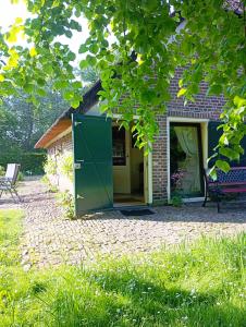 Φωτογραφία από το άλμπουμ του Onder de Linde, Rust, Natuur en Privacy σε Benneveld