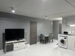 Η κουζίνα ή μικρή κουζίνα στο Impact Donmuang Popular Condo C5