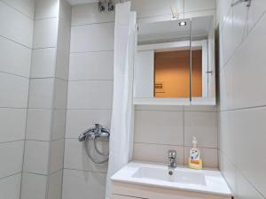 Ένα μπάνιο στο Mini Suite 5 +21 φωτογραφίες