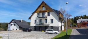 Zgradba, v kateri se nahaja apartma