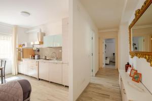 Köök või kööginurk majutusasutuses Modern Apartment “Il Cavallaccio” near the center +19 fotot