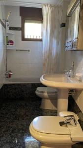 Et badeværelse på Casa Rural Santo Domingo + 26 billeder