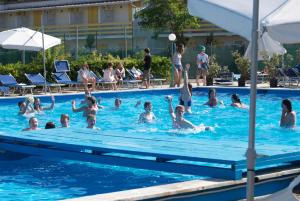 Bazén v ubytovaní Residence Blu Marlin Natural beach alebo v jeho blízkosti