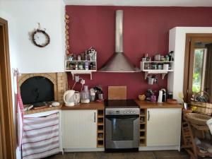 Imagen de la galería de Villa Amadeus Secluded oasis hosting up to 12, en Kyparíssion