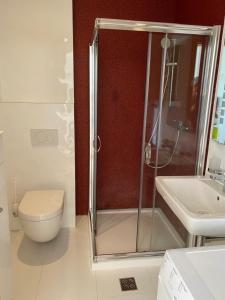 Ένα μπάνιο στο Aledora Studio Apartment +4 φωτογραφίες