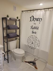 The White Rabbit Inn tesisinde bir banyo