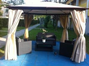 Vonkajšia záhrada v ubytovaní Residence Blu Marlin Natural beach
