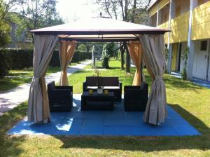 Vonkajšia záhrada v ubytovaní Residence Blu Marlin Natural beach