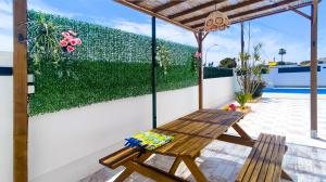 Basen w obiekcie CASA SOLEADA Piscina CLIMATIZADA y PRIVADA lub w pobliżu
