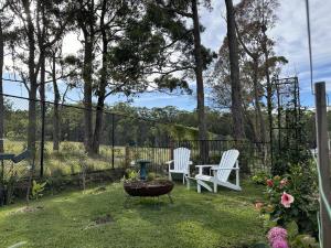 O grădină în afara Lavender Cottage +4 fotografii