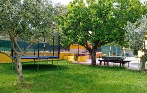 Stolní tenis v ubytování Gorgeous Home In Vodnjan With Wifi nebo okolí