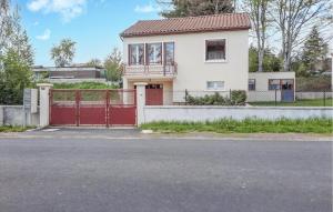 Το κτήριο όπου στεγάζεται  η παραθεριστική κατοικία +11 φωτογραφίες