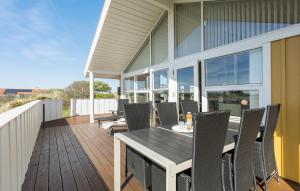 Μπαλκόνι ή βεράντα στο Holiday Home Hjørring With A Fireplace 09