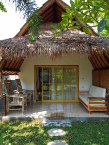 Bintang Tiga Bungalows Gili Air外面的花园