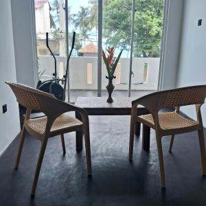 Χώρος καθιστικού στο Coastal Clarity Lodge