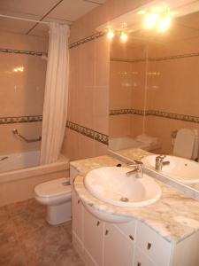 Kúpeľňa v ubytovaní Apartamentos Palas Salou