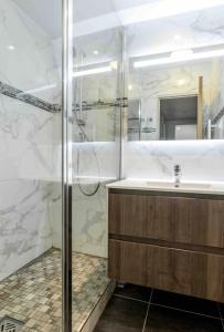 Ένα μπάνιο στο Entire apartment