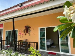 Balkón nebo terasa v ubytování พัชรี รีสอร์ท ภูเก็ต Patcharee Resort Phuket