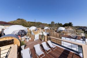 a deck with chairs and domes on a yacht at villa vacances hamanako - Vacation STAY 43854v in Hamamatsu
