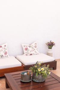 Golden Sun Hotel Patmos的休息区