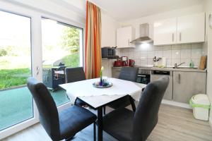 Dapur atau dapur kecil di Ferienhaus Köhler Am Walde , Urlaub mit Hund