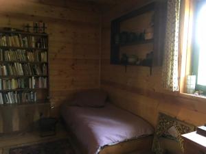 Ein Bett oder Betten in einem Zimmer der Unterkunft Haus im Grünen Wildpark