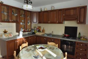 Köök või kööginurk majutusasutuses Apartmani Reset