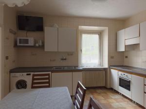 Kuchyň nebo kuchyňský kout v ubytování Appartamenti LITEGOSA casa vacanza 1