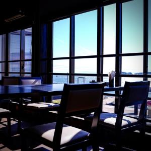 Зона вітальні в Ryokan KINOSUKE hotel きの助 日間賀島 島のサウナ Himaka Island