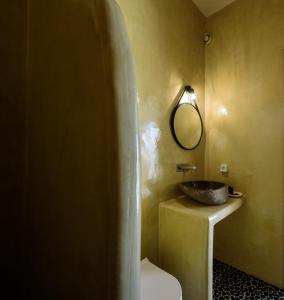 Koupelna v ubytování Athiri Luxury Suites
